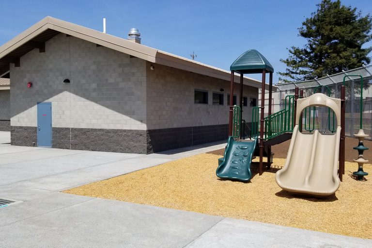 santa-cruz-rountree-outside-play-area1