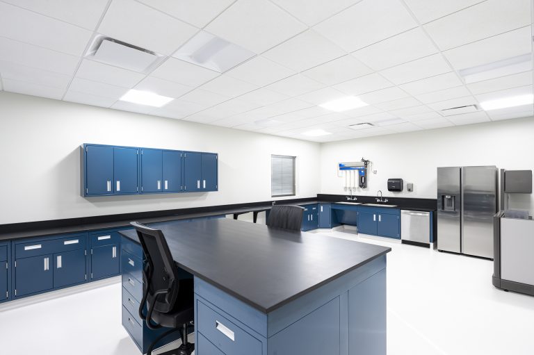 peoria-jomax-lab-room